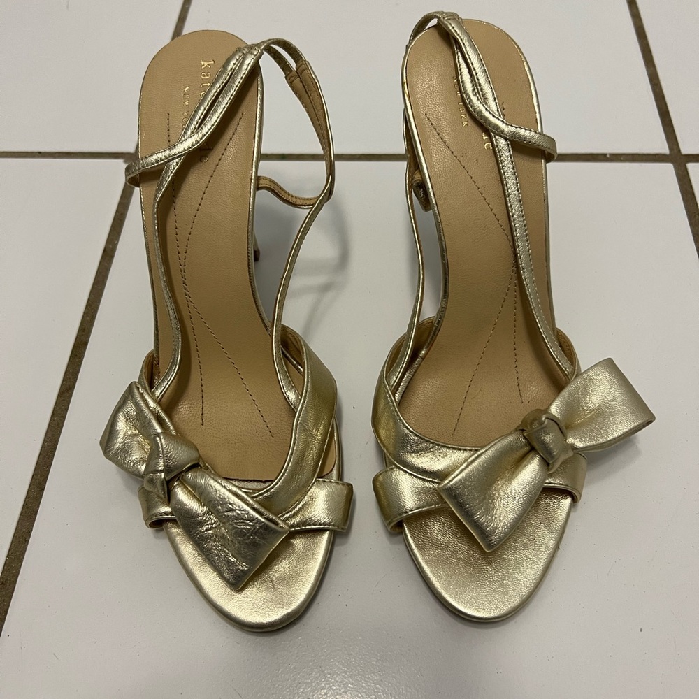 Beautiful gold kate spade sandals, size 8